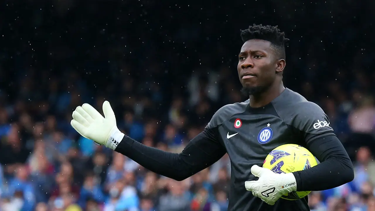 Foto: Aksi Tangkas Andre Onana, Kiper yang Digadang-gadang Gantikan Peran David de Gea di Bawah Mistar Gawang MU