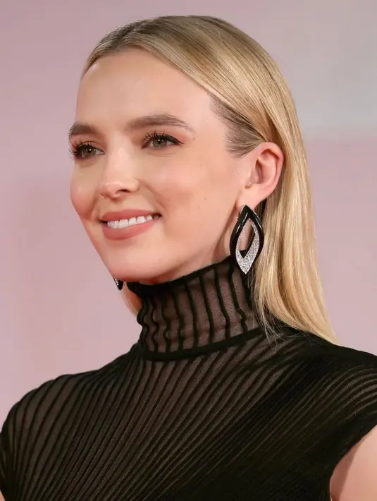 Pemilihan rona-rona natural menjadi kunci dari penampilannya.