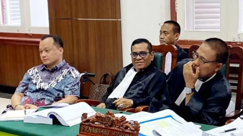 KPK turut menetapkan Helmiut Hermawan sebagai tersangka dalam kasus dugaan suap dan gratifikasi yang menjerat Wamenkum dan HAM, Edward Omar Sharif Hiariej