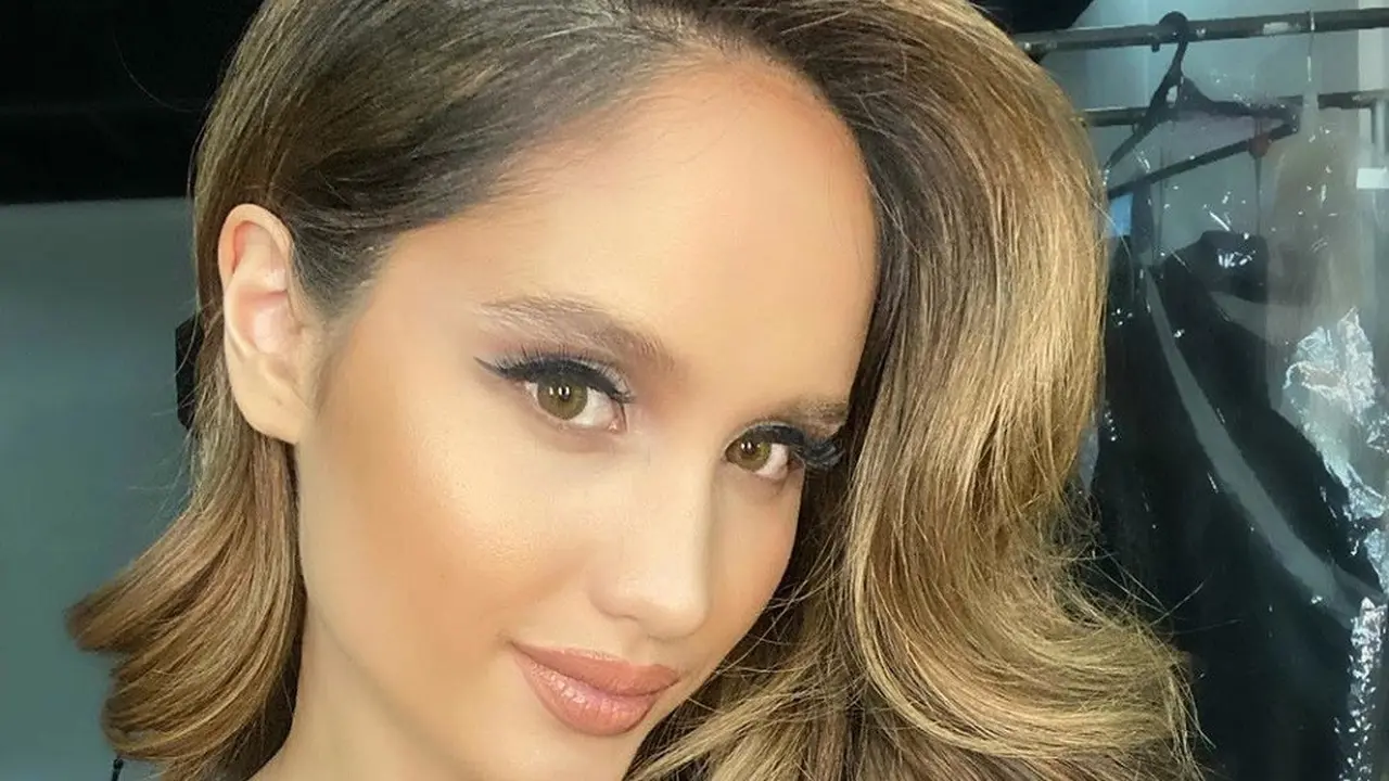 Cinta Laura