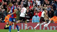 Gelandang Manchester United (MU), Jesse Lingard, usai mencetak gol ke gawang Crystal Palace, pada laga final Piala FA, di Stadion Wembley, Sabtu (21/5/2016). MU menang 2-1 dalam pertandingan tersebut. (AFP/Ian Kington). 