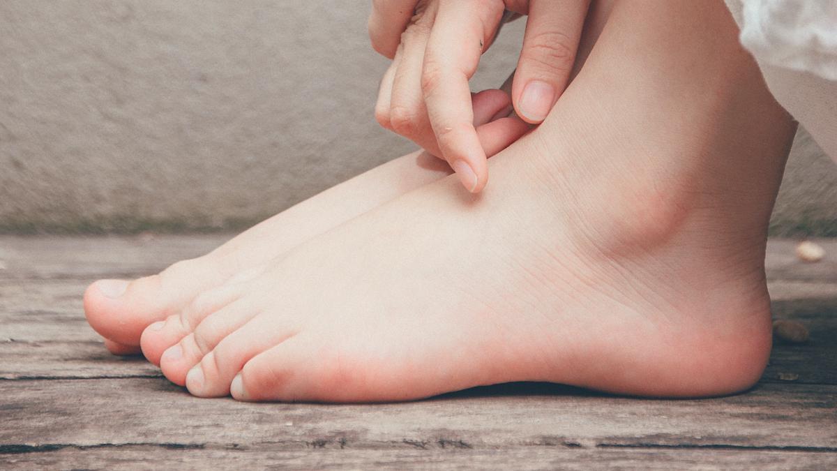 Ciri-ciri Kolesterol Tinggi pada Kaki yang Jarang Disadari, Kenali Penyebabnya