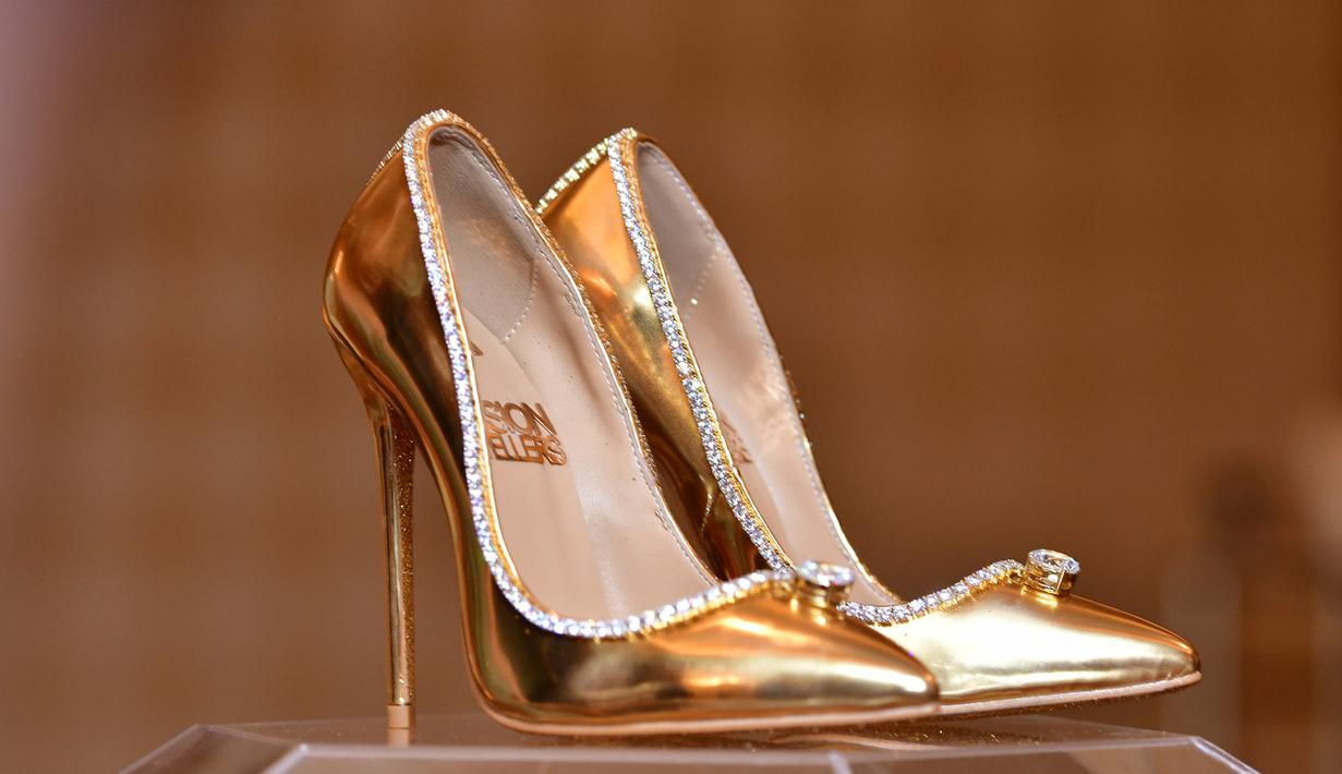 Foto Penampakan Sepatu Termahal Seharga Rp 250 Miliar Hadir Di Uni Emirat Arab Global Liputan6 Com