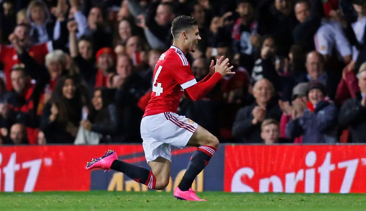 Ekspresi Andreas Pereira setelah mencetak gol kedua ke gawang Ipswich Town dalam laga putaran ketiga Piala Liga Inggris di Stadion Old Trafford, Manchester, Inggris, Kamis (24/9/2015) dini hari WIB. (Action Images via Reuters/Ed Sykes)