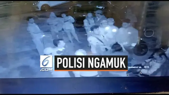 Seorang pria yang mengaku Polisi mengamuk di sebuah tempat karaoke di Semarang, Jawa Tengah. Ia bahkan sempat mengacungkan pistol kepada pengelola tempat karaoke.