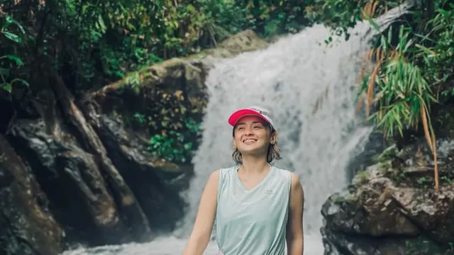 joanna alexandra tetap awet muda dan stylish. (credit:instagram.com/joannaalexandra)