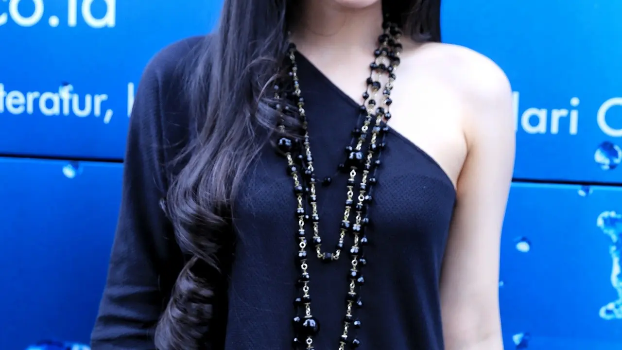 [Bintang] Sandra Dewi