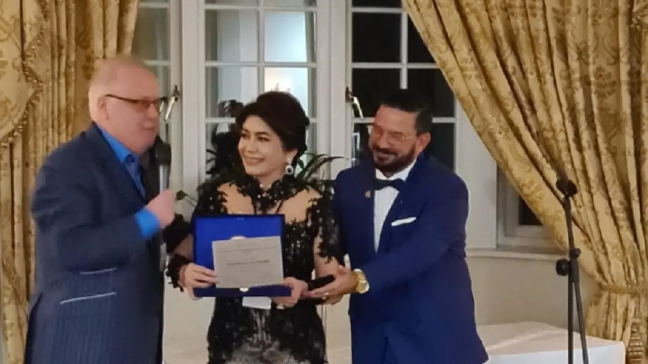 Prof Deby Vinski