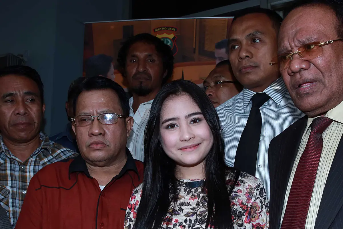 Prilly Latuconsina