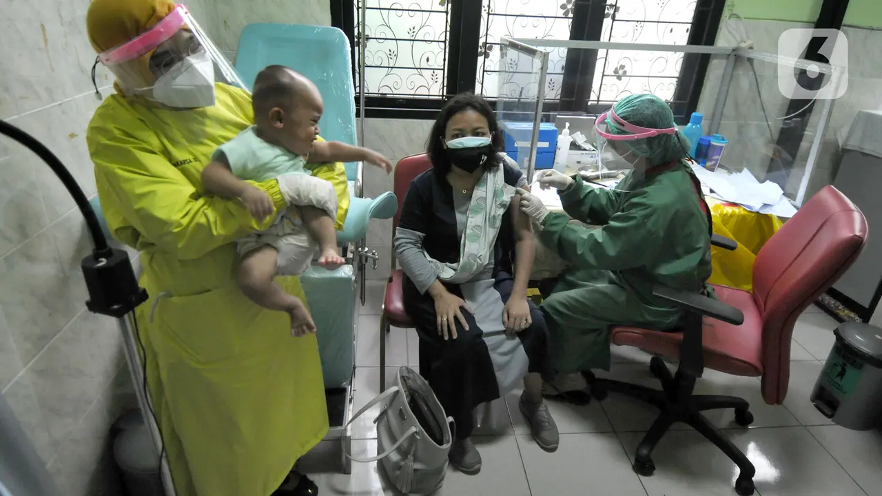 FOTO: Vaksinasi Covid-19 Bagi Ibu Hamil di Puskesmas