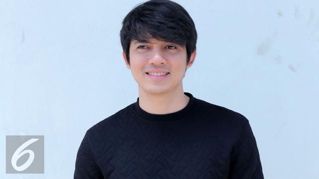 Duet Mengaji Bareng Hafiz Ganteng Irwansyah Bikin Merinding Showbiz Liputan6 Com