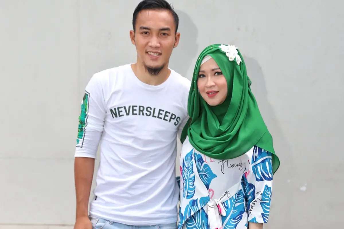 [Bintang] Okie Agustina dan Gunawan