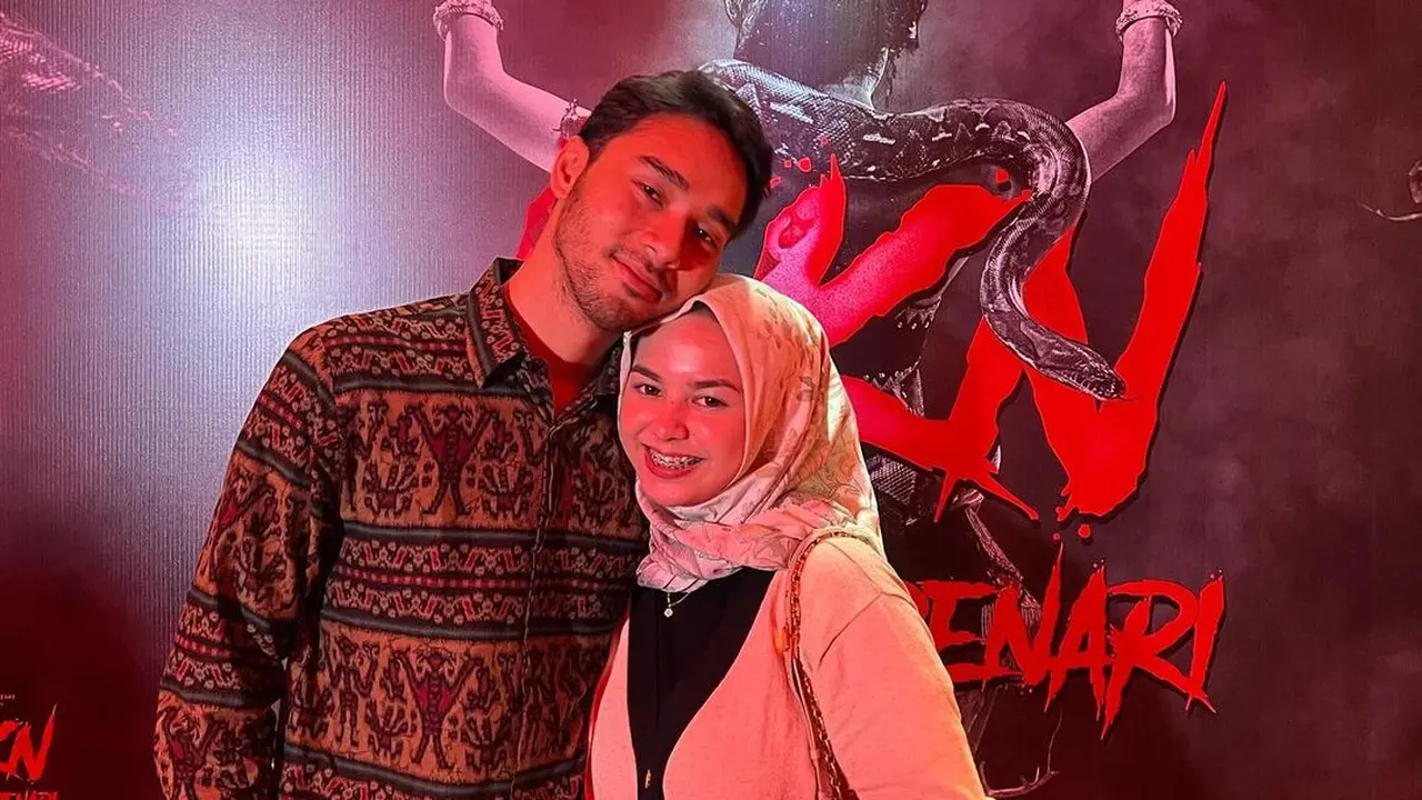 6 Potret Megantara di Gala Premiere KKN di Desa Penari, Perdana Ditemani Istri