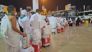 Kedatangan Jemaah Haji Kloter Terakhir di Bandara Internasional King Abdul Aziz, Jeddah, Sabtu (24/6/2023). (Liputan6.com/Nafiysul Qodar)
