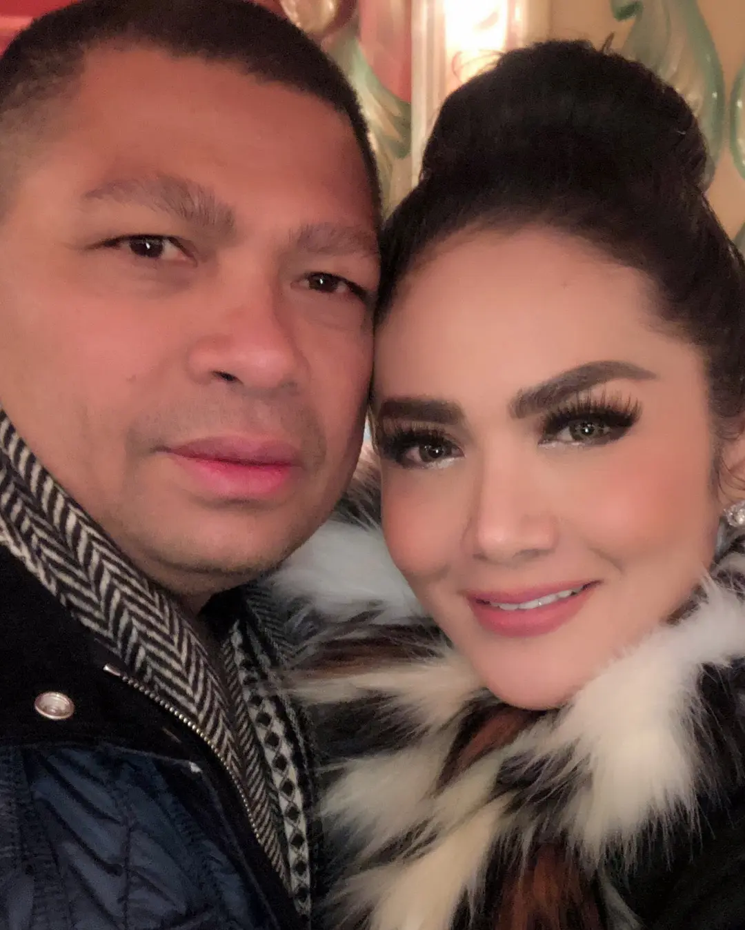 Krisdayanti dan Raul Lemos di Jepang. (Instagram - @krisdayantilemos)