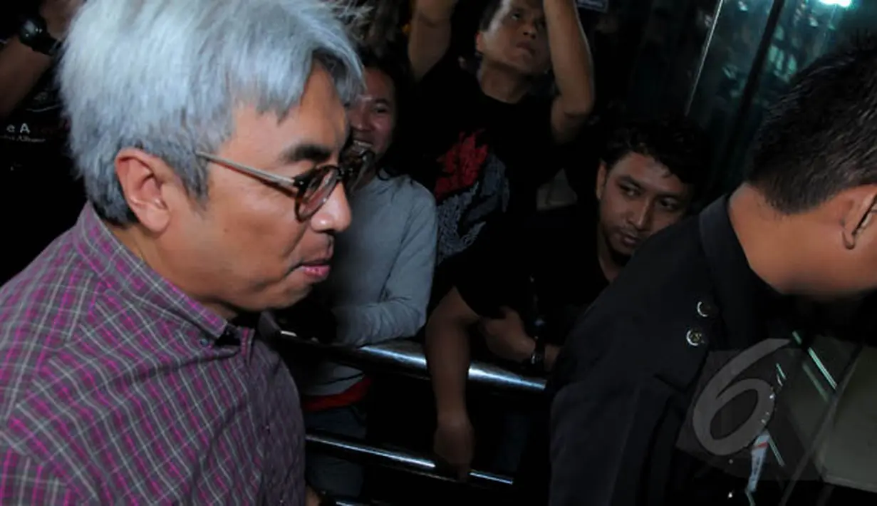 Anggota Tim 9, Imam Prasodjo mendatangi Gedung KPK, Jakarta, Selasa (3/2/2015). Kedatangan Tim 9 untuk membahas permasalahan antara KPK dan Polri. (Liputan6.com/Faisal R Syam)