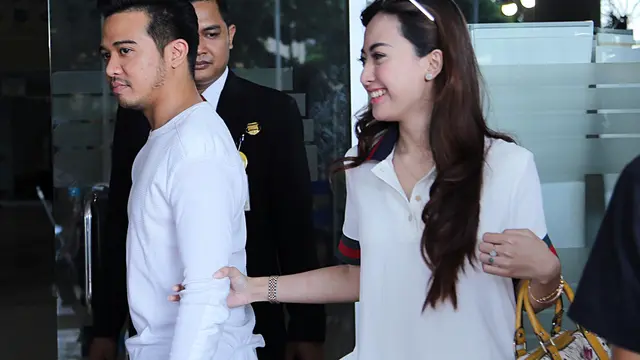 [Bintang] Roby Geisha dan Istri
