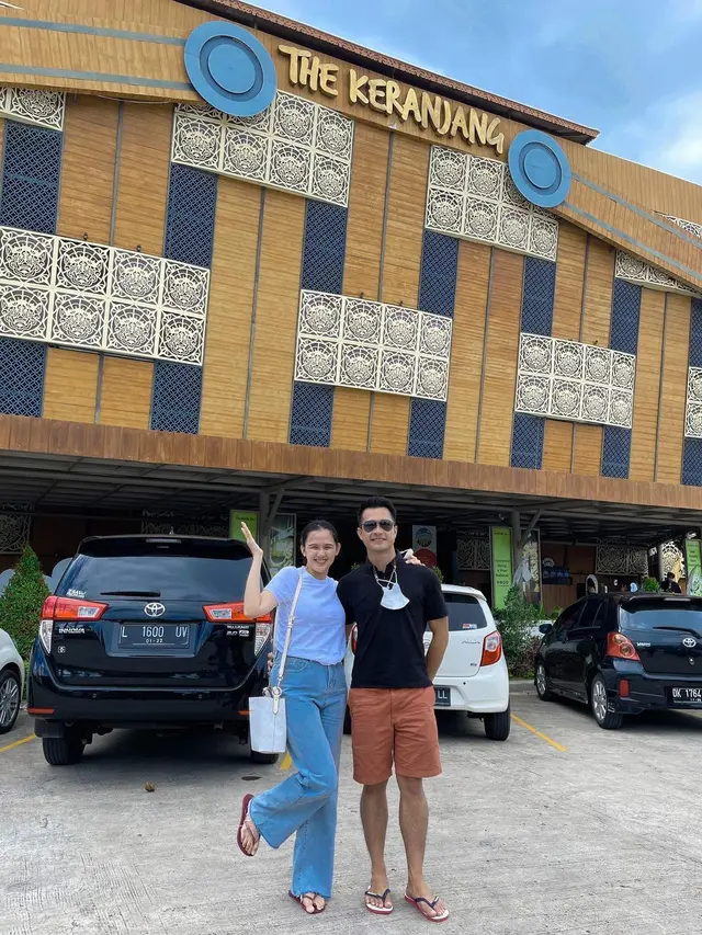 Eza Gionino dan Meiza Aulia libur tahun baru 2022 di Bali (Foto: Instagram/@ma_coritha)