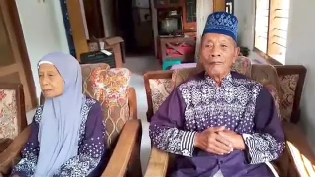 Lamirin bersama istrinya siap berangkat menunaikan ibadah haji tahun 2024 (Istimewa)