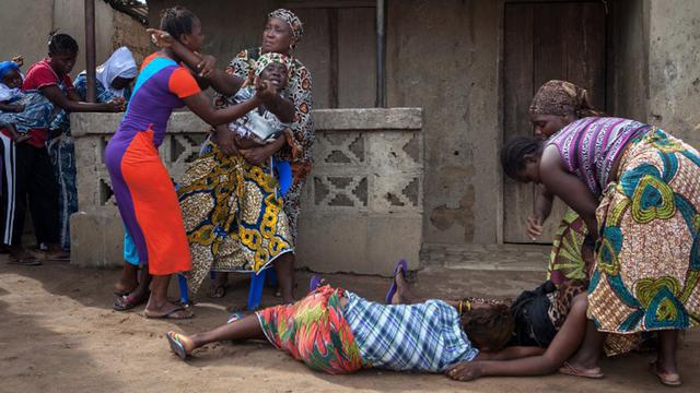 20150812-#CERITA Perjalanan Panjang Virus Mematikan Ebola