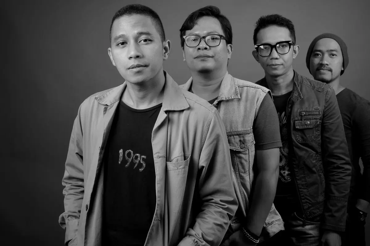 [Bintang] Rilis Single Baru di Radio, The Rain Dapat Protes Penggemar