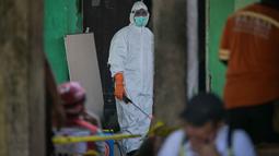 Saat ini total korban insiden tersebut sudah mencapai 158 orang ditambah dengan 5 bagian tubuh yang belum teridentifikasi. 104 korban dinyatakan selamat dan 54 orang dinyatakan meninggal dunia. (JUNI KRISWANTO/AFP)