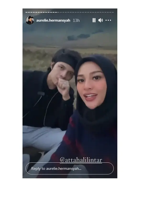 7 Potret Aurel Hermansyah dan Atta Halilintar Berlibur ke Gunung Bromo, Mesra Banget