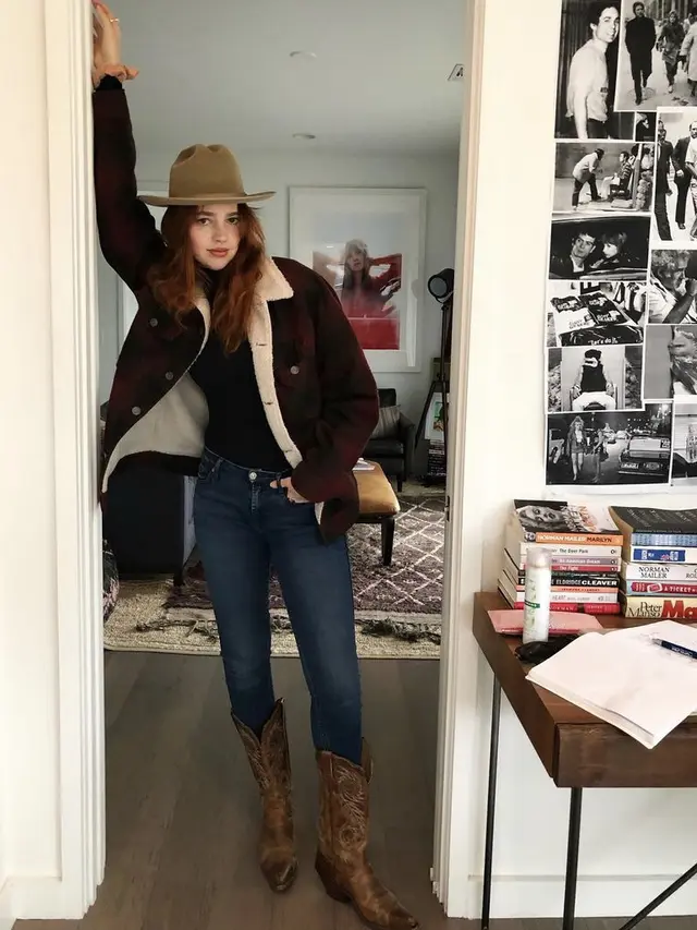 Potret Tampilan Diduga Kekasih Baru Elon Musk, Aktris Berusia 27 Tahun/ @natashabassett