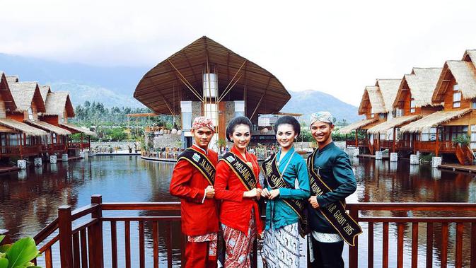 Pernah Jadi Mojang Garut 2015, Ini 6 Foto Lawas Fiolina Tejaay (sumber: Instagram/fiolinatejaay)