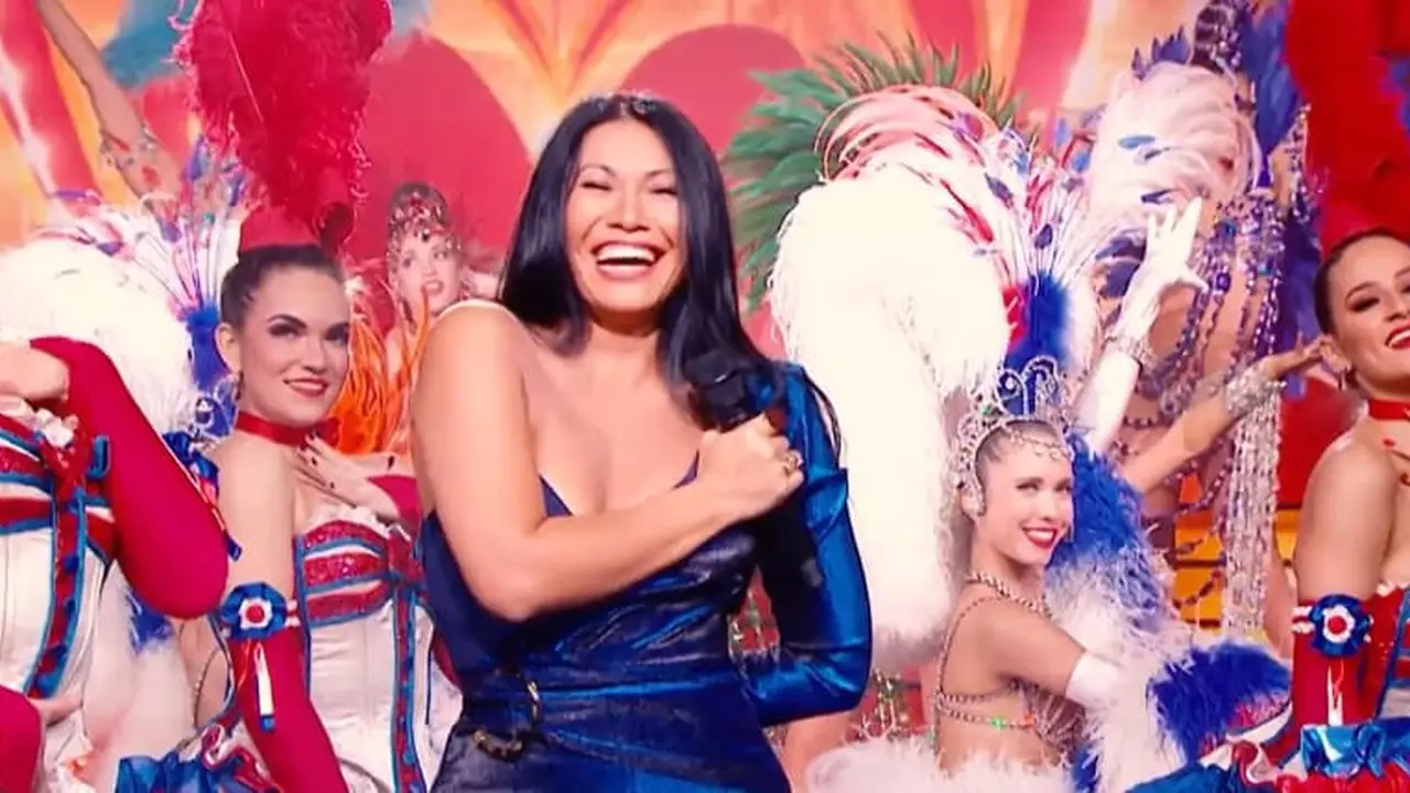 Anggun saat tampil di pertunjukan 100 Ans de Comédies Musicales (ist)