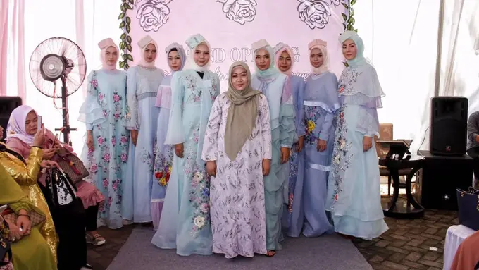 [Bintang] Sambut Ramadan, Intip Koleksi Hijab Ready to Wear dari Anggiasari Mawardi