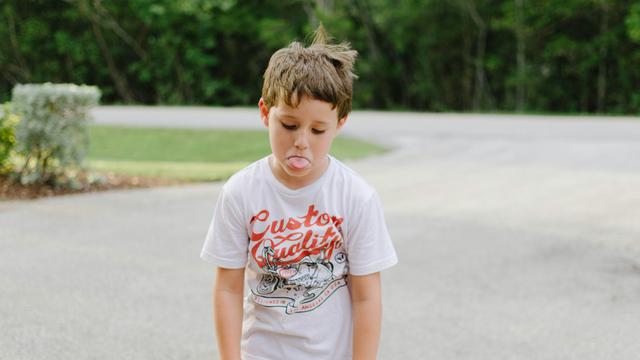 Ilustrasi anak Autisme. Photo by Hunter Johnson on Unsplash