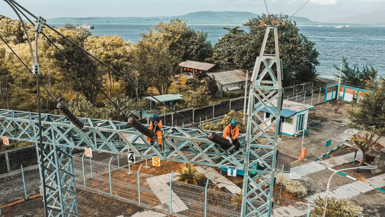PLN sebagai penyedia energi saat KTT G20 melakukan pemeliharaan serta penambahan infrastruktur dari sistem 20 kV hingga sistem 150 kV.