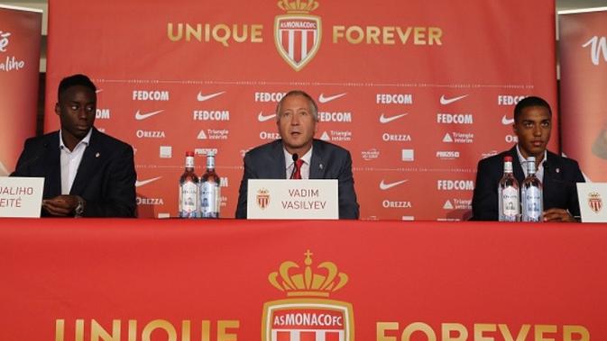 Wakil Presiden AS Monaco Vadim Vasilyev (tengah). (AFP/Valery Hache)