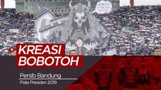 Berita video kreasi dan semangat Bobotoh di Stadion Si Jalak Harupat pada laga pembuka Piala Presiden 2019, Persib Bandung vs PS Tira Persikabo, Sabtu (2/3/2019).