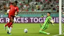 Pemain Swiss Breel Embolo menembak bola ke gawang saat melawan Turki pada pertandingan Grup A Euro 2020 di Stadion Olimpiade Baku, Baku, Azerbaijan, Minggu (20/6/2021). Swiss menang 3-1. (Ozan Kose/Pool via AP)
