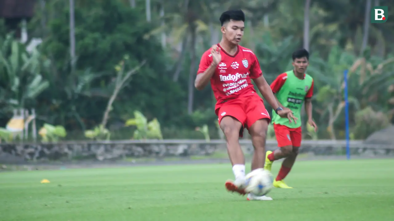 Bek tengah Bali United I Kadek Arel Priyatna
