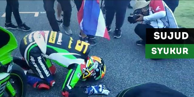 VIDEO: Juara ARRC 2017, Pebalap Malaysia Sujud Syukur di Lintasan