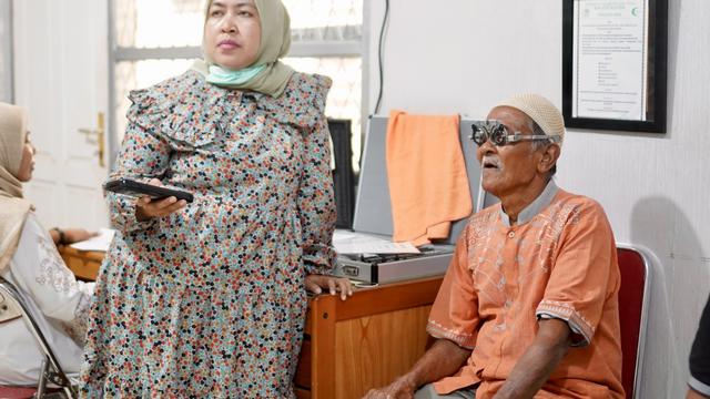 Peringati Hari Lanjut Usia Nasional, Kemensos Gelar Operasi Katarak di Aceh Utara