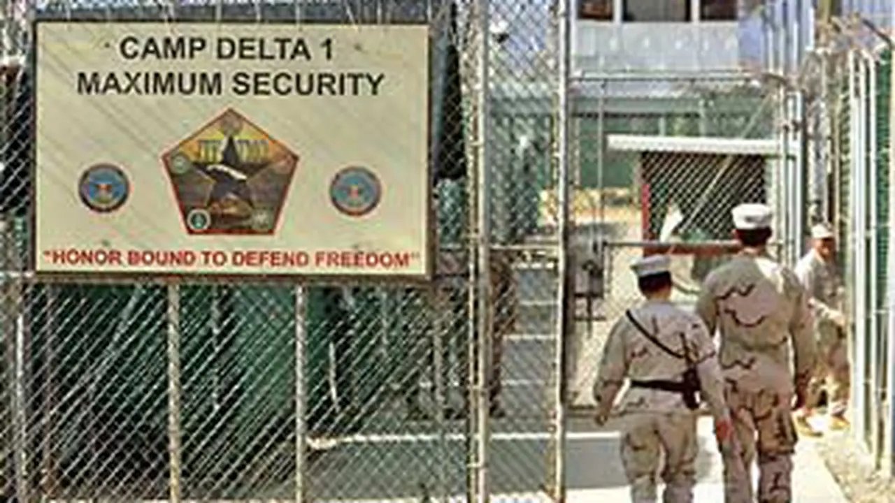 090810bguantanamo.jpg