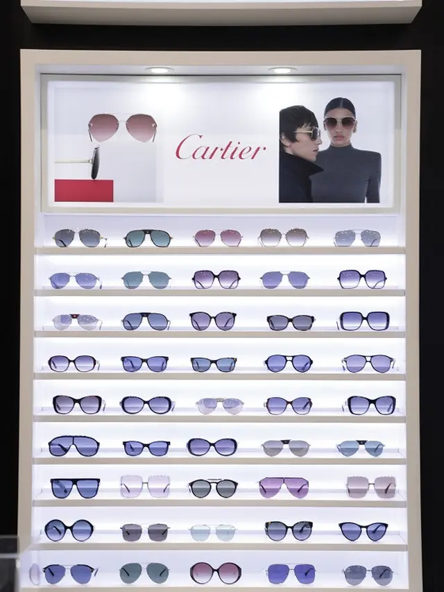 Warna-warni Koleksi Kacamata Terbaru Kering Eyewear Fall Winter 2022