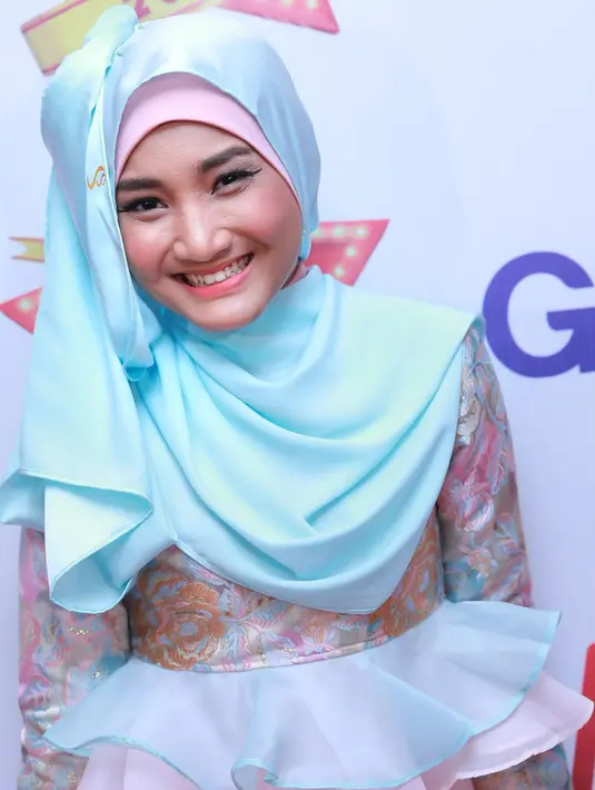 'Setelah keluar dari talent show udah banyak haters juga. Dulu sempat agak canggung tapi lama-lama udah kebal gitu,' ujar Fatin. (Galih W. Satria/Bintang.com)
