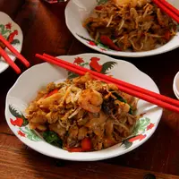 Ilustrasi kwetiau goreng./Copyright shutterstock.com/g/AriyaniTedjo