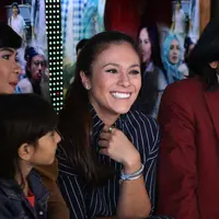 Setiap manusia tentu ingin selalu bertambah baik dari waktu ke waktu, terlebih dalam urusan agama. Tak terkecuali bagi artis cantik Wulan Guritno yang juga masih belajar agar ilmu agamanya terus bertambah. (Nurwahyunan/Bintang.com)
