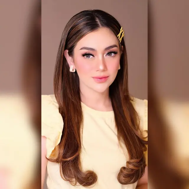 Celine Evangelista dipuji cantik