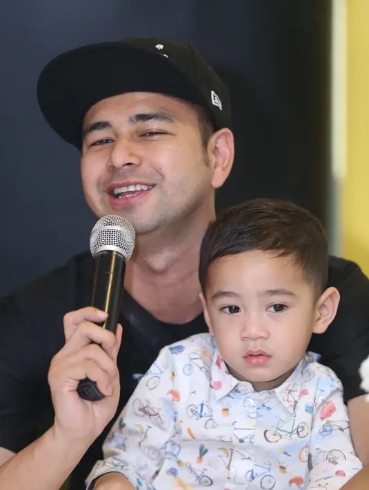 Lewat RANS Publisher, Raffi dan Nagita baru saja merilis novel yang berjudul The Secret: Suster ngesot Urband Legend. Selain itu, novel yang ditulis Demas Garin dan Talitha Tan juga akan difilmkan dengan judul sama. (Nurwahyunan/Bintang.com)