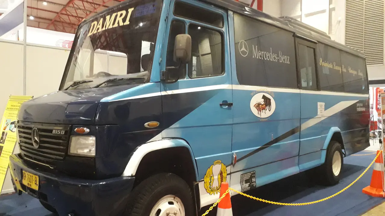 Bus Damri Vario