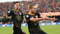 Selebrasi penyerang Benevento usai menjebol gawang AC Milan. Di markas Benevento, Milan tertahan 2-2. (CARLO HERMANN / AFP)