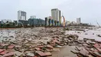 Pemandangan Pantai Cua Lo yang rusak setelah terjangan Topan Bualoi di Provinsi Nghe An, Vietnam pada 29 September 2025. (Thai An/AFP)
