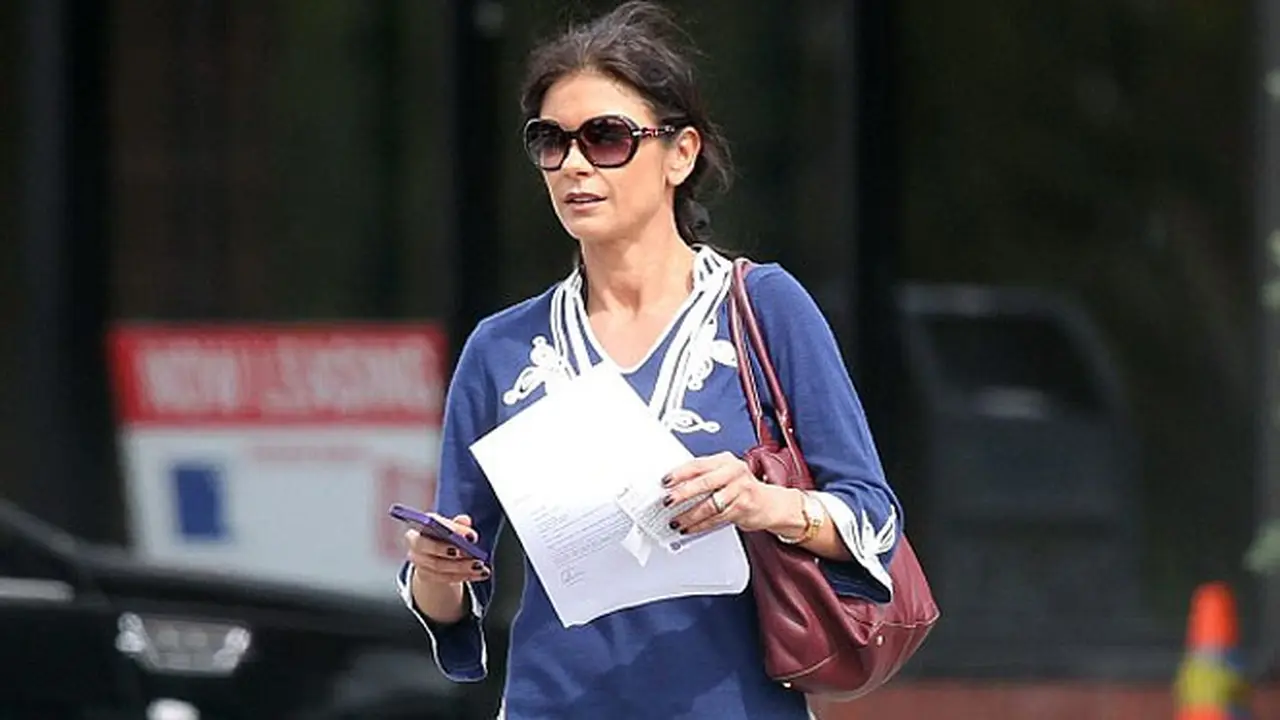 catherine-zeta-130906b.jpg